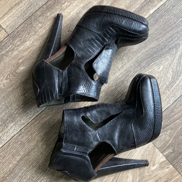 Michetti Daniele Black Snakeskin Bootie size 8.5/39 - Picture 6 of 6